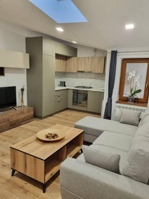 Cozy Apartment Near City Center Бухарест Екстер'єр фото