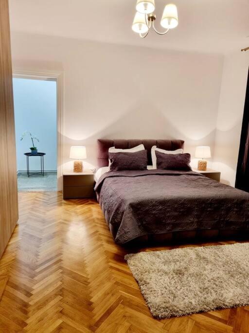 Cozy Apartment Near City Center Бухарест Екстер'єр фото